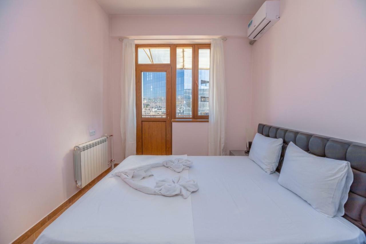 Stay Inn Apartments On Amiryan 4-6 Yerevan Ngoại thất bức ảnh