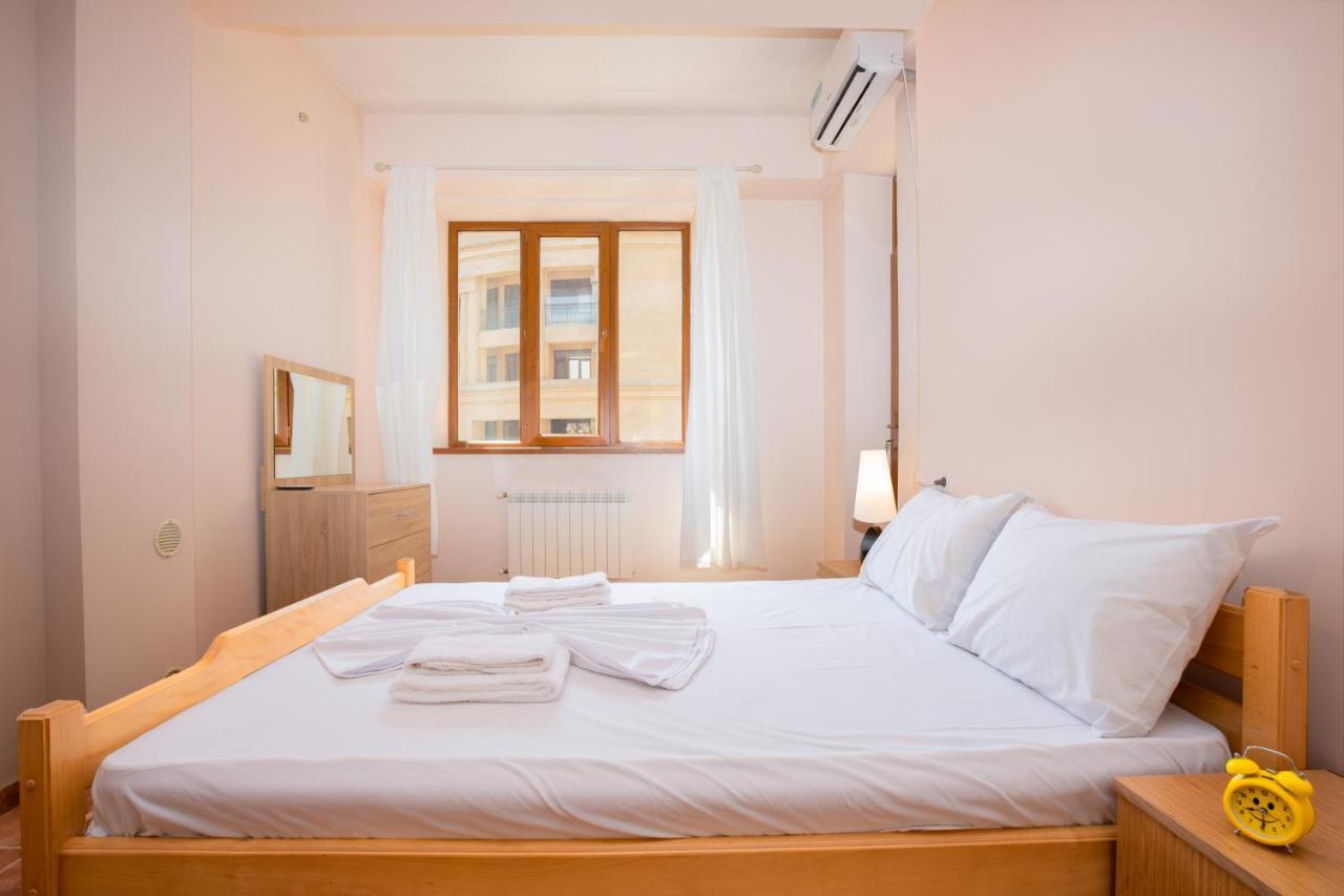 Stay Inn Apartments On Amiryan 4-6 Yerevan Ngoại thất bức ảnh