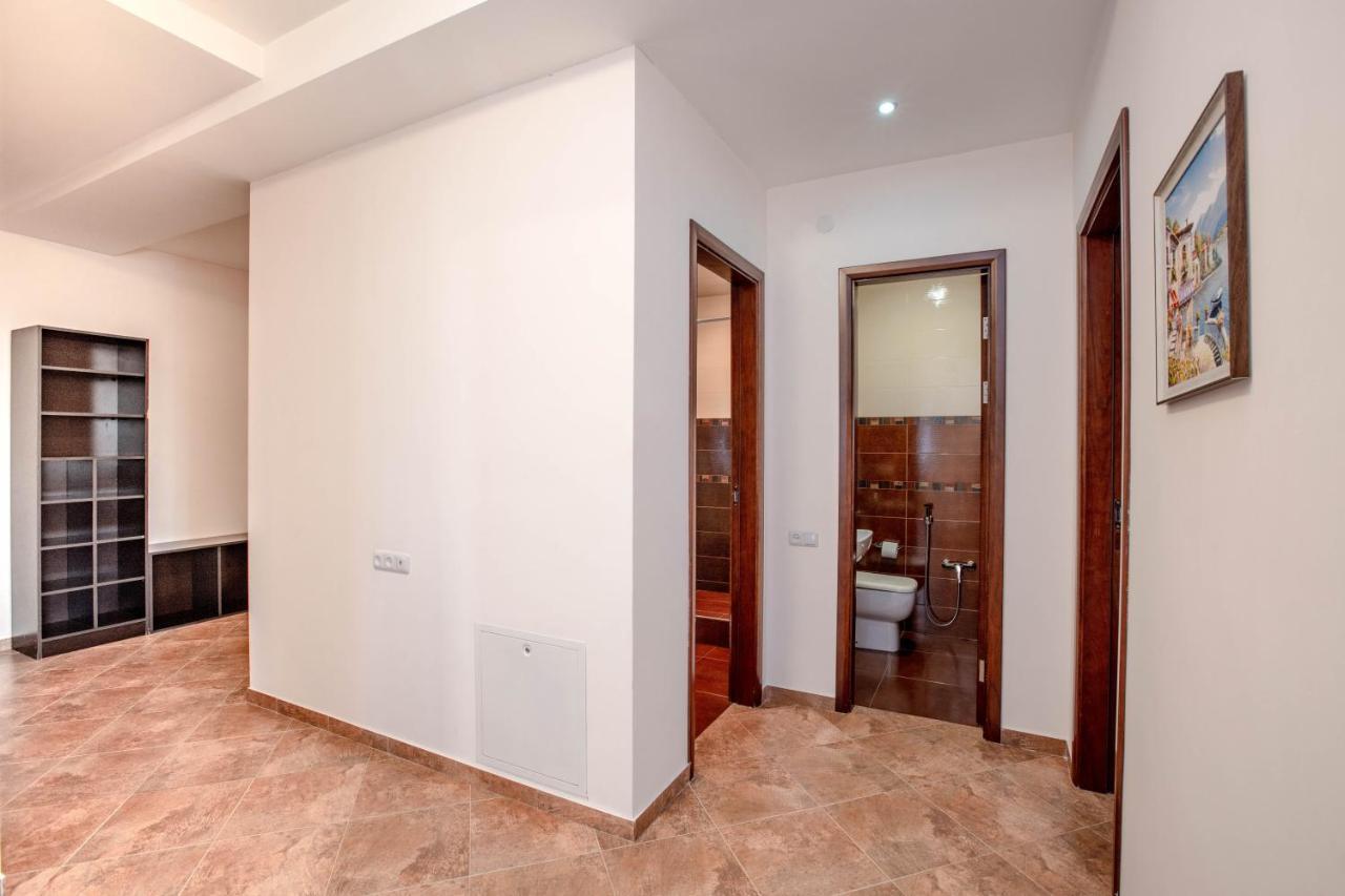 Stay Inn Apartments On Amiryan 4-6 Yerevan Ngoại thất bức ảnh